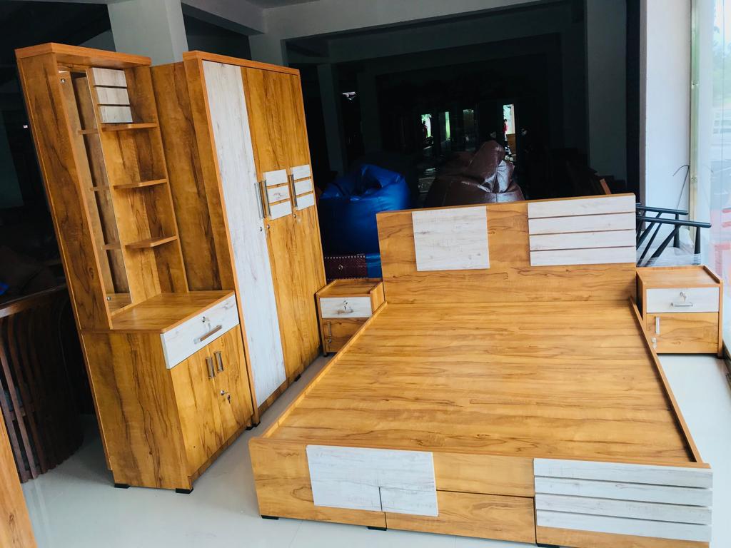 7 DAY FURNITURE EDAVANNAPPARA